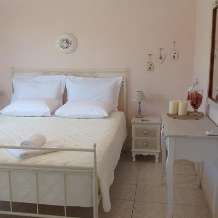 Secret Garden Apartment Aigio Exterior photo