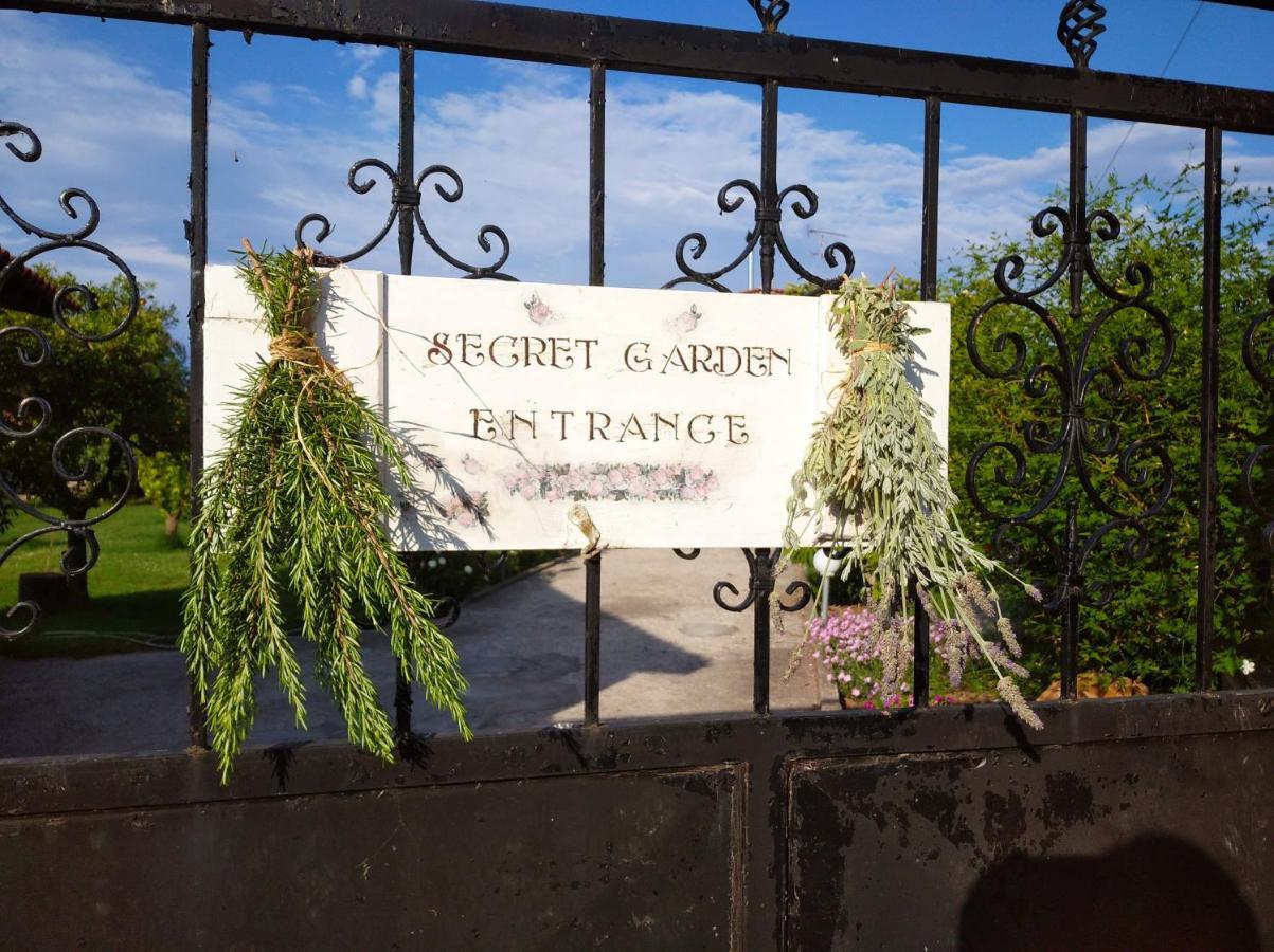 Apartment Secret Garden Aigio
